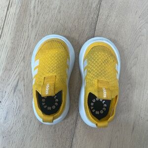 Adidas Bubblecomfy Shoes - Size 7 (toddler)